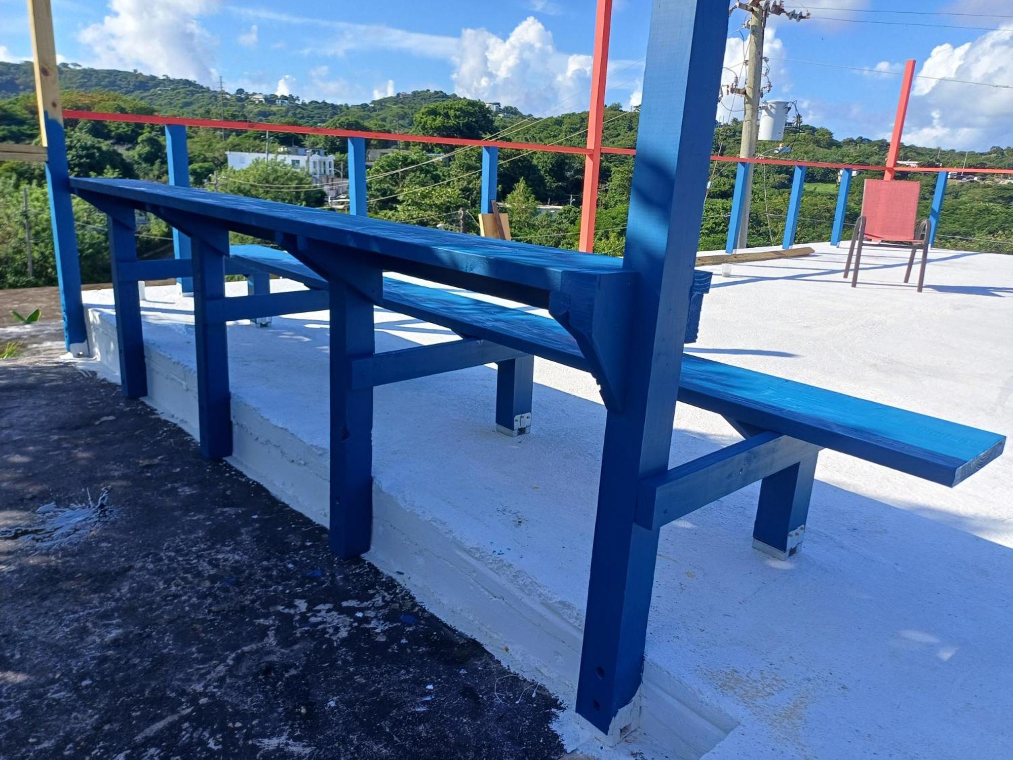 Rooster Run Glamping Camping Has Rooftop And Off The Ground Glamping Experience For 1 To 16 In A Single Tent And Views Of The Rain Forrest And To Culebra Across The Atlantic Ocean W Tents, Linens, Deluxe Air Beds, Warm Shower And More At A Great Pric Vieques Dış mekan fotoğraf