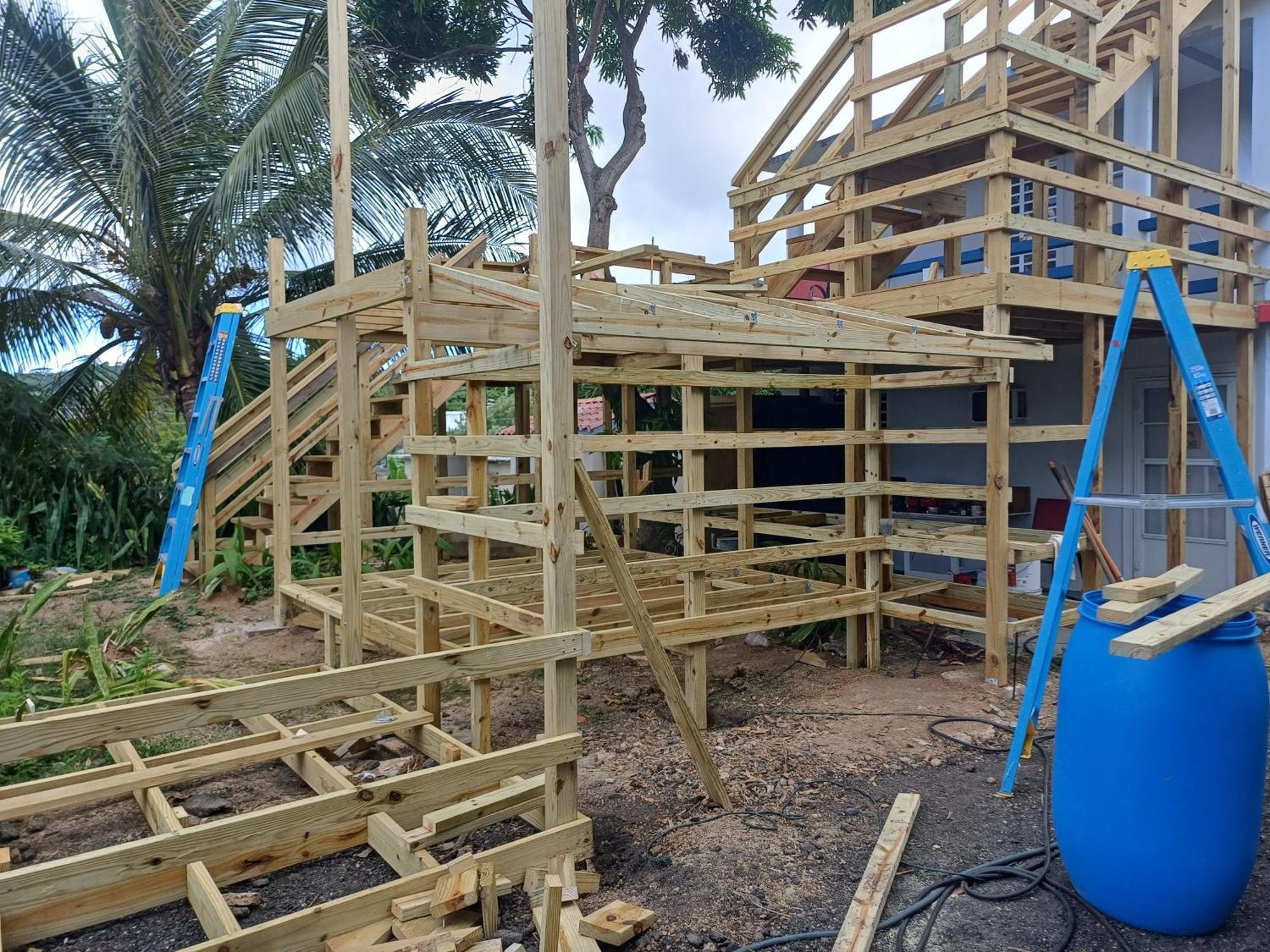 Rooster Run Glamping Camping Has Rooftop And Off The Ground Glamping Experience For 1 To 16 In A Single Tent And Views Of The Rain Forrest And To Culebra Across The Atlantic Ocean W Tents, Linens, Deluxe Air Beds, Warm Shower And More At A Great Pric Vieques Dış mekan fotoğraf