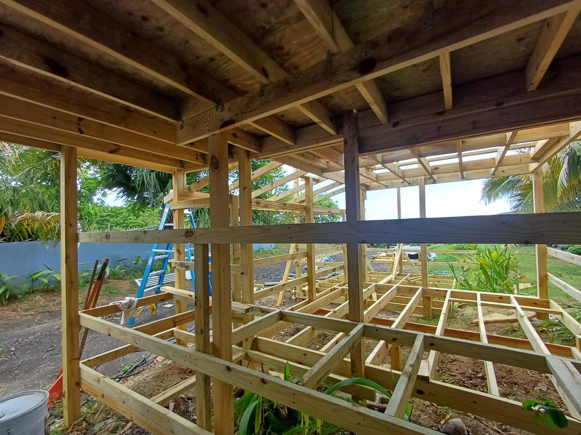 Rooster Run Glamping Camping Has Rooftop And Off The Ground Glamping Experience For 1 To 16 In A Single Tent And Views Of The Rain Forrest And To Culebra Across The Atlantic Ocean W Tents, Linens, Deluxe Air Beds, Warm Shower And More At A Great Pric Vieques Dış mekan fotoğraf