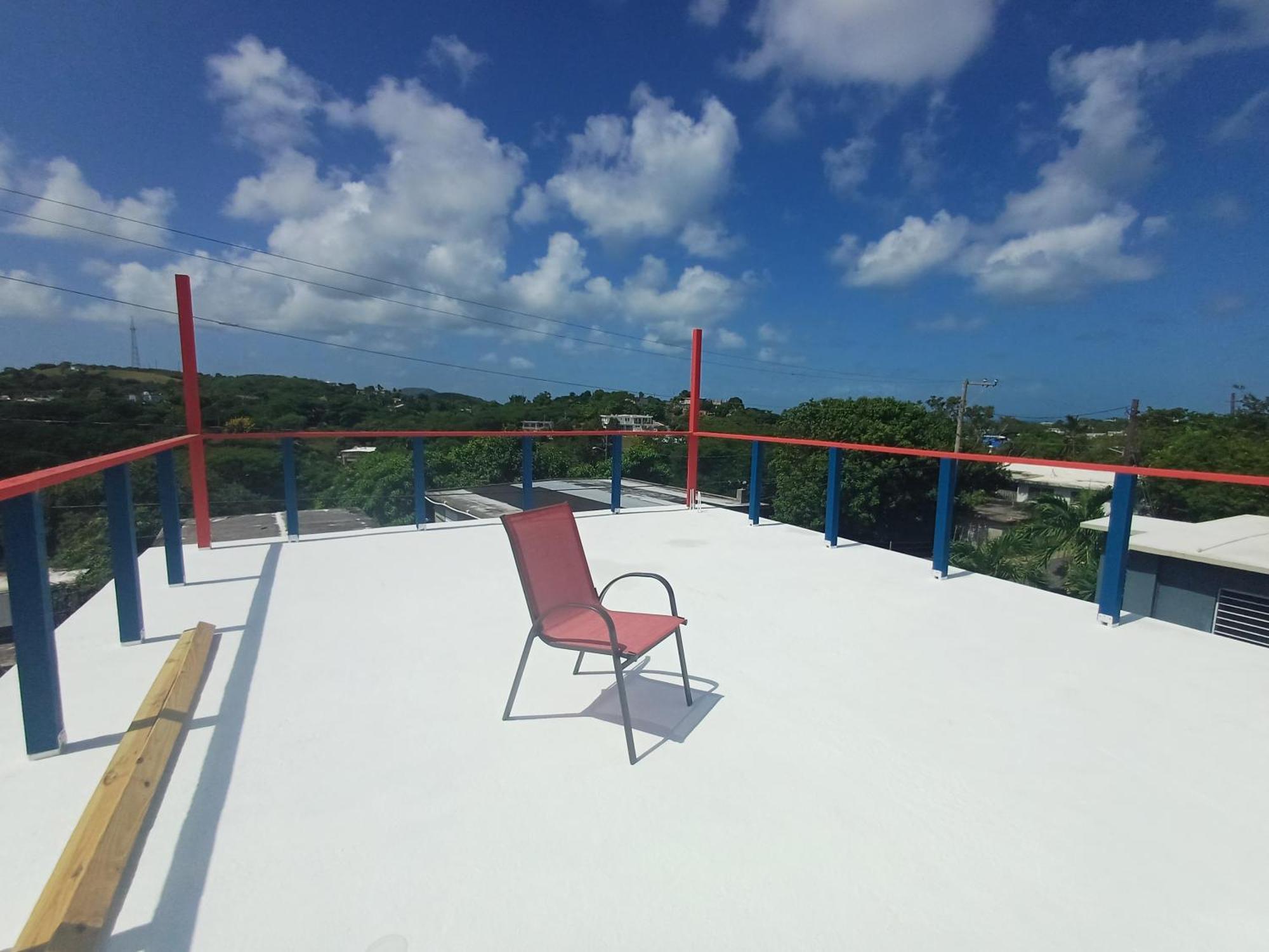 Rooster Run Glamping Camping Has Rooftop And Off The Ground Glamping Experience For 1 To 16 In A Single Tent And Views Of The Rain Forrest And To Culebra Across The Atlantic Ocean W Tents, Linens, Deluxe Air Beds, Warm Shower And More At A Great Pric Vieques Dış mekan fotoğraf