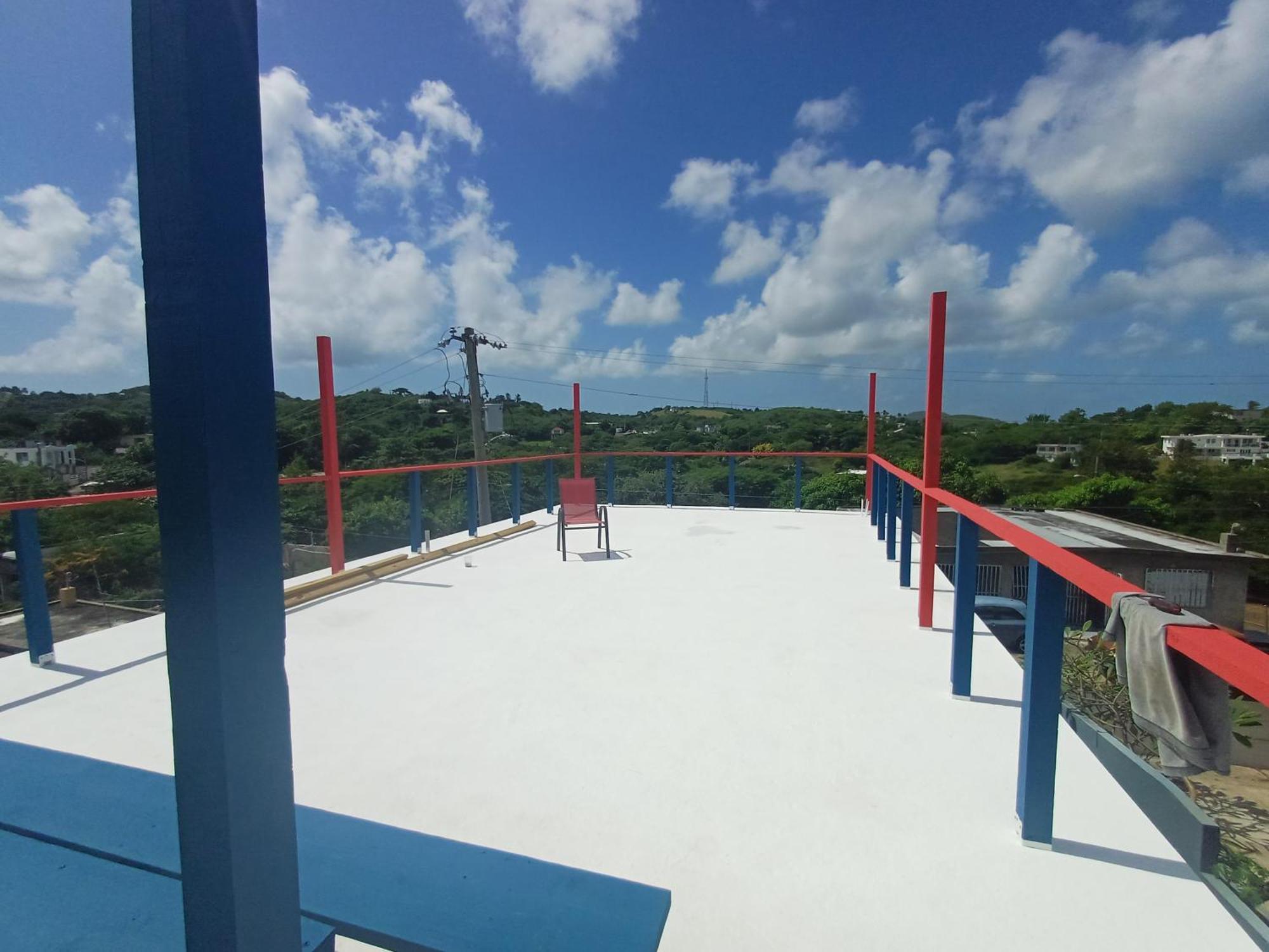 Rooster Run Glamping Camping Has Rooftop And Off The Ground Glamping Experience For 1 To 16 In A Single Tent And Views Of The Rain Forrest And To Culebra Across The Atlantic Ocean W Tents, Linens, Deluxe Air Beds, Warm Shower And More At A Great Pric Vieques Dış mekan fotoğraf